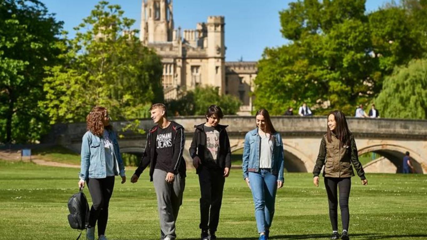 International Students in UK Universities UK colleges offer an amazing experience because of their dynamic student life, rich academic legacy, and diverse culture.