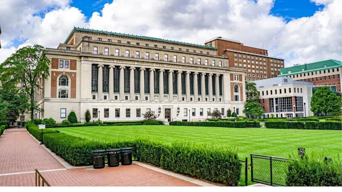 Columbia University and the University of Pennsylvania (Penn). Both colleges have active campuses, esteemed faculty, and rich histories, but they also provide different experiences and educational opportunities.