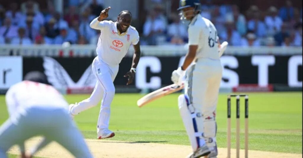 Jofra Archer bowling at full pace against India